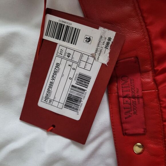 NWT $2590 VALENTINO GARAVANI Rouge Absolute red leather shorts Sz 40 - Picture 12 of 16